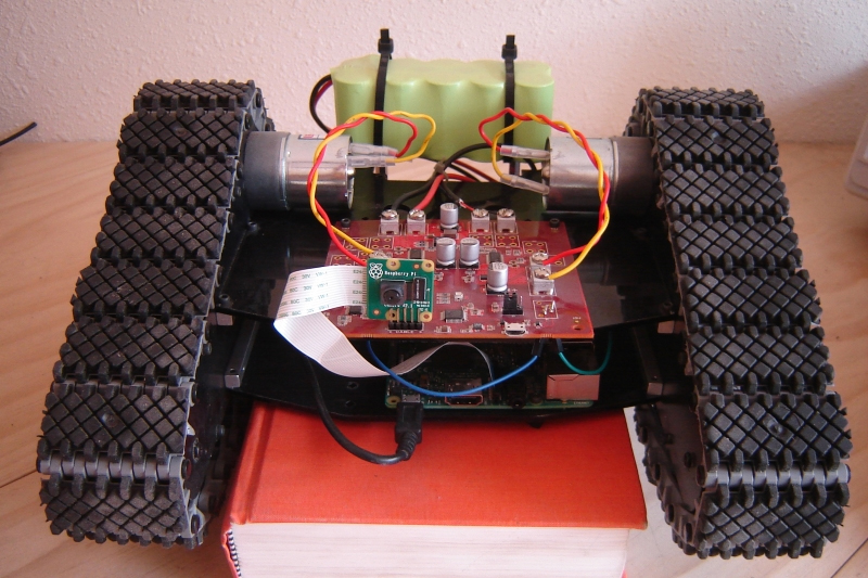 AAC的C-BISCUIT机器人由两个有刷直流电机提供动力。